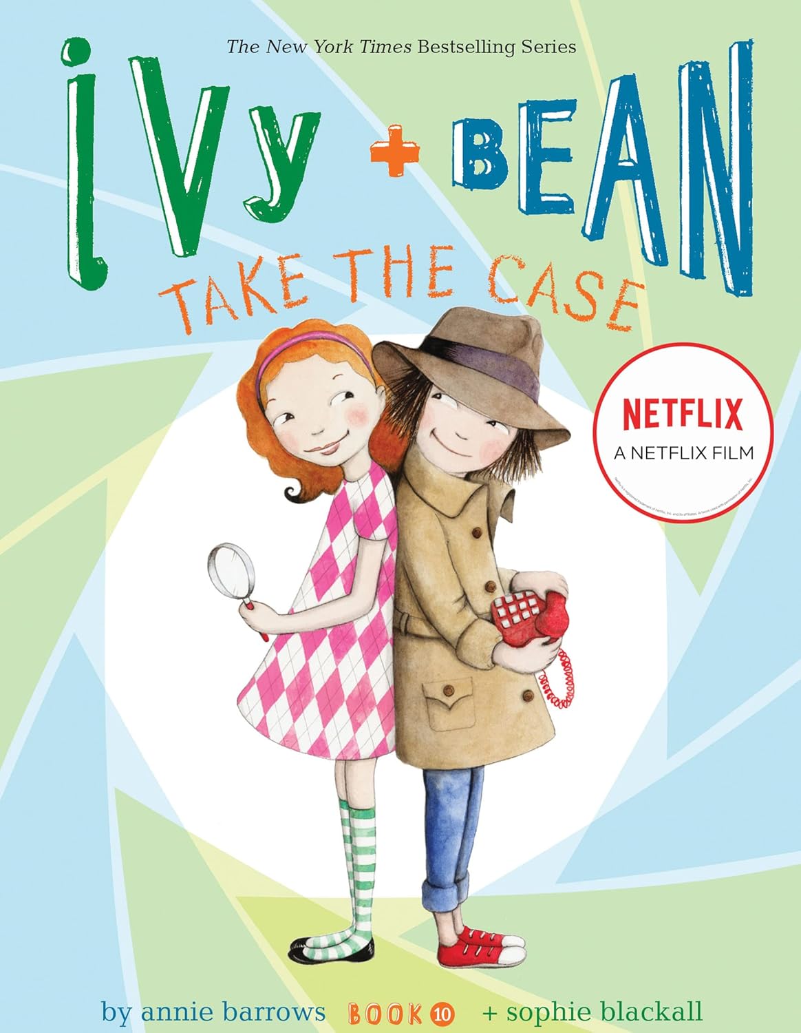 Ivy & Bean Book 10: Ivy and Bean Take the Case (Paperback)
