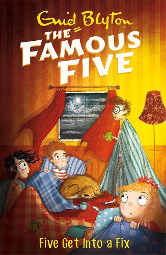 The Famous Five 17: Five Get Into A Fix (Paperback)